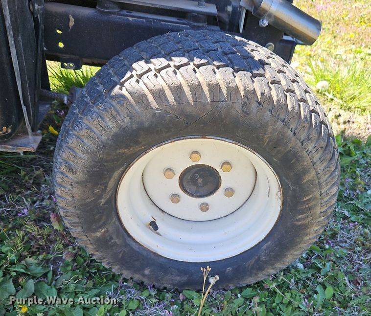 image for item EI3704 New Holland MC28 ZTR lawn mower