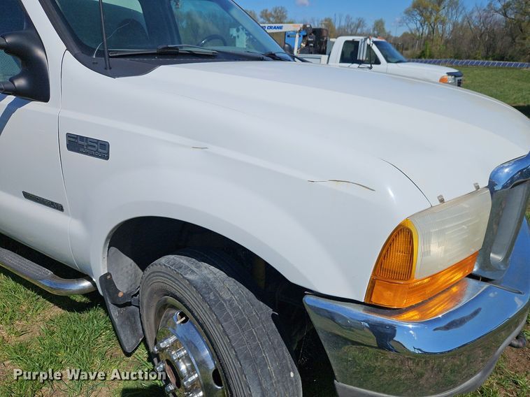 image for item EI3711 2001 Ford F450 Super Duty XLT flatbed truck