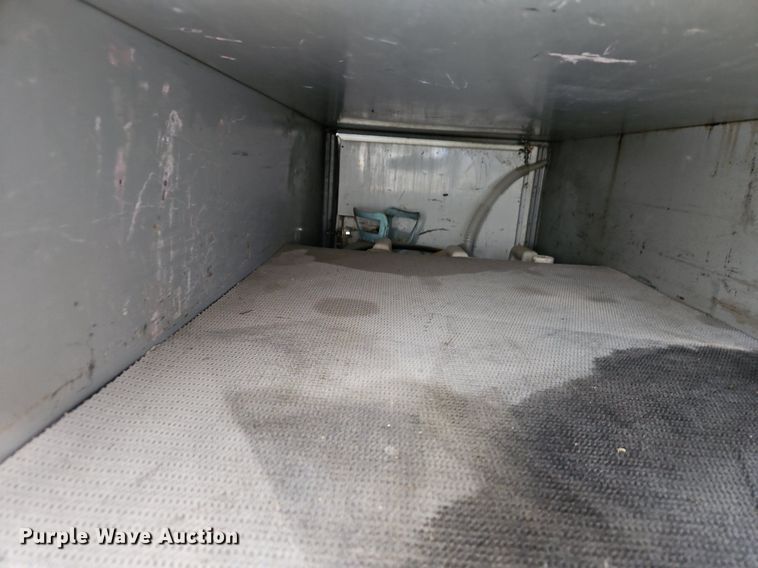 image for item EI3711 2001 Ford F450 Super Duty XLT flatbed truck