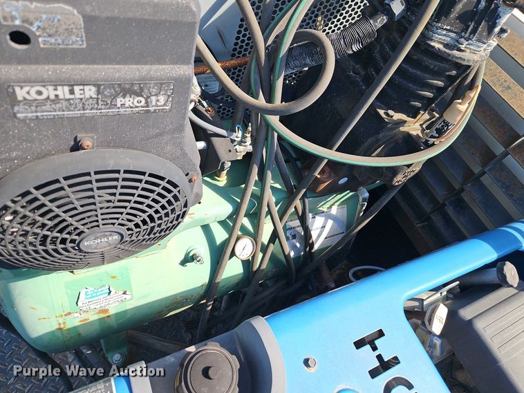 image for item EI3711 2001 Ford F450 Super Duty XLT flatbed truck