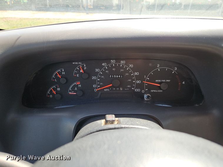 image for item EI3711 2001 Ford F450 Super Duty XLT flatbed truck