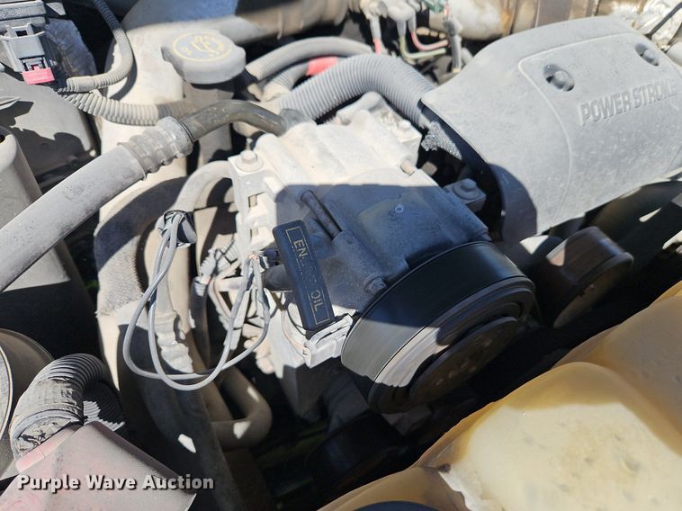 image for item EI3711 2001 Ford F450 Super Duty XLT flatbed truck