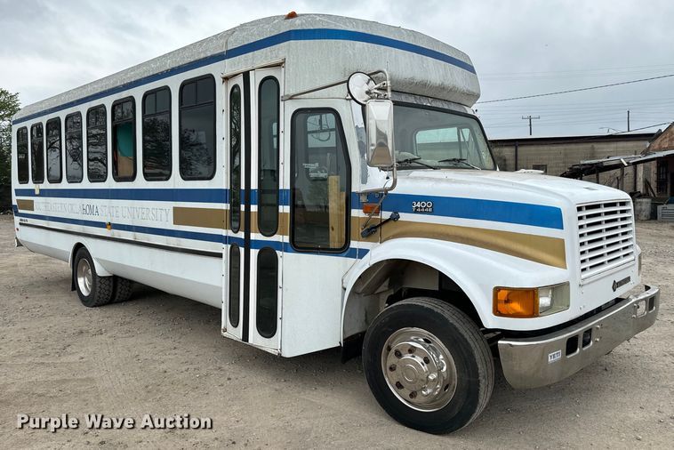 image for item EJ0393 2002 International  3400 shuttle bus