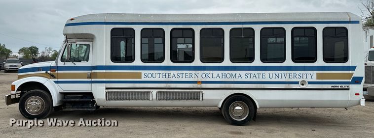 image for item EJ0393 2002 International  3400 shuttle bus