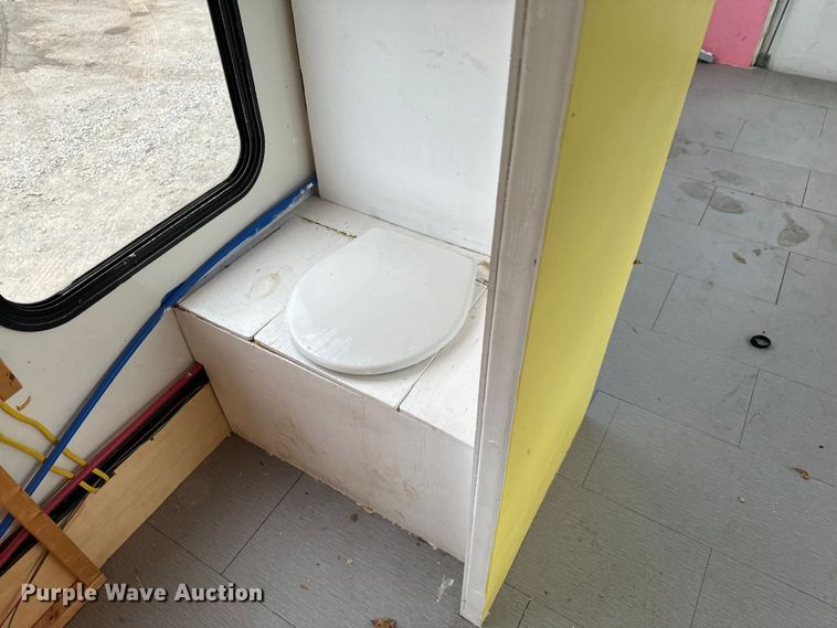 image for item EJ0393 2002 International  3400 shuttle bus