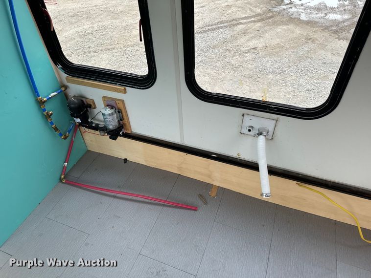 image for item EJ0393 2002 International  3400 shuttle bus