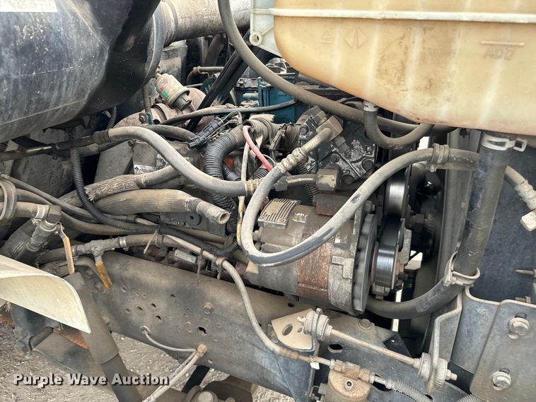 image for item EJ0393 2002 International  3400 shuttle bus