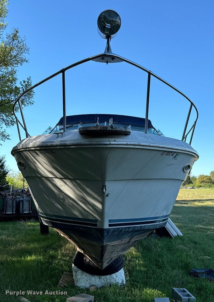 image for item EJ0453 1988 Sea Ray Cruiser  boat