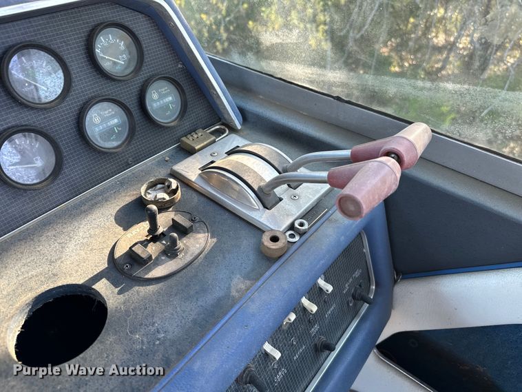 image for item EJ0453 1988 Sea Ray Cruiser  boat