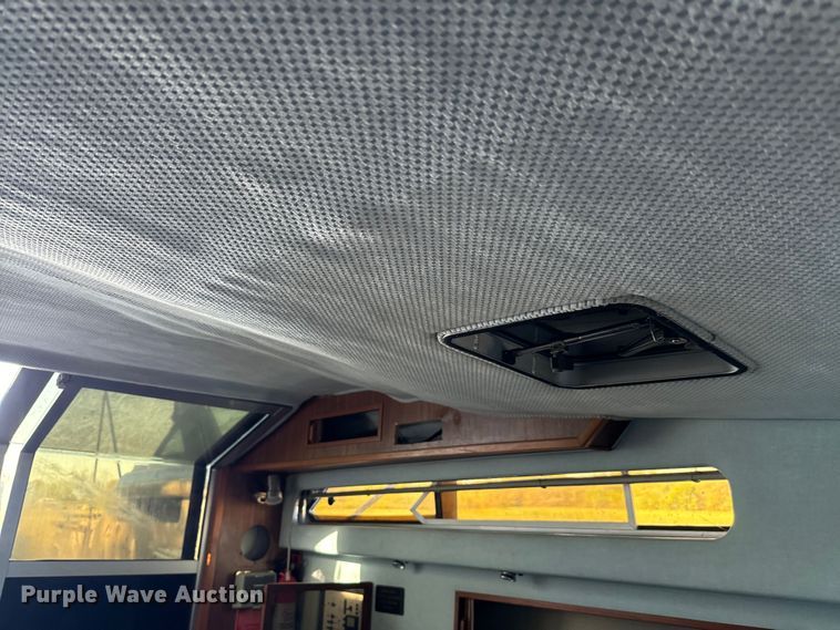 image for item EJ0453 1988 Sea Ray Cruiser  boat