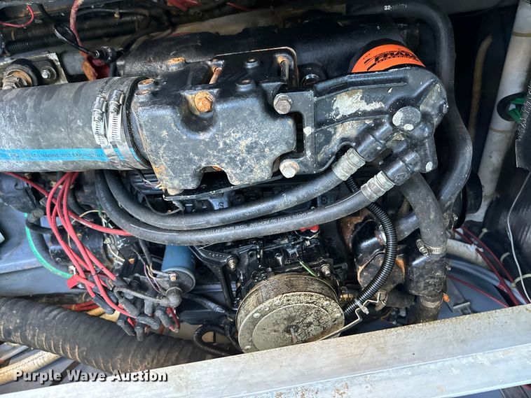 image for item EJ0453 1988 Sea Ray Cruiser  boat