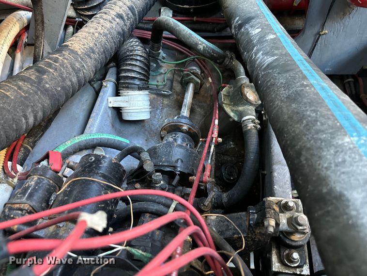 image for item EJ0453 1988 Sea Ray Cruiser  boat