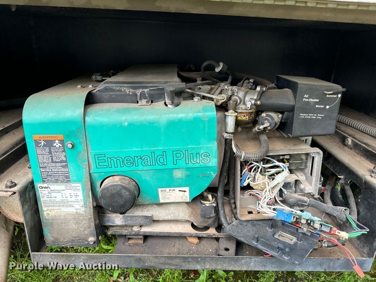 image for item EJ0562 1995 Winnebago IFG37RW RV