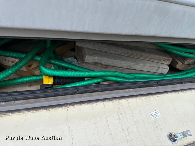 image for item EJ0562 1995 Winnebago IFG37RW RV