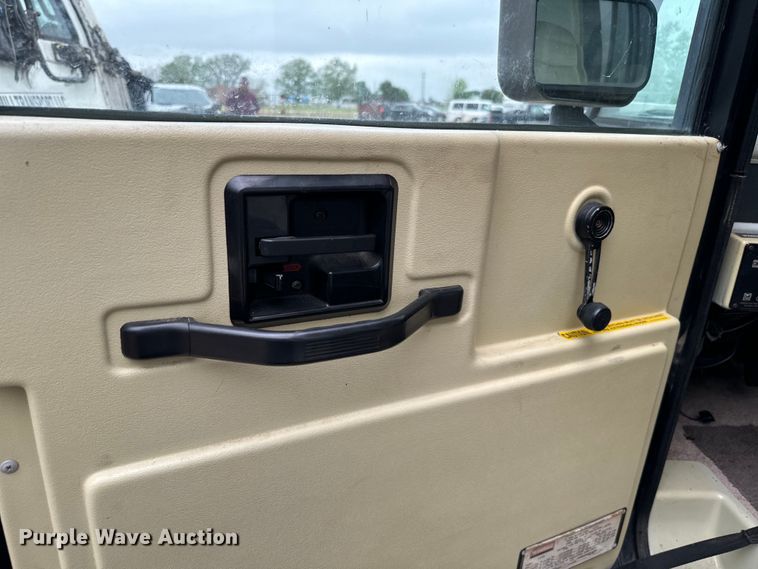 image for item EJ0562 1995 Winnebago IFG37RW RV