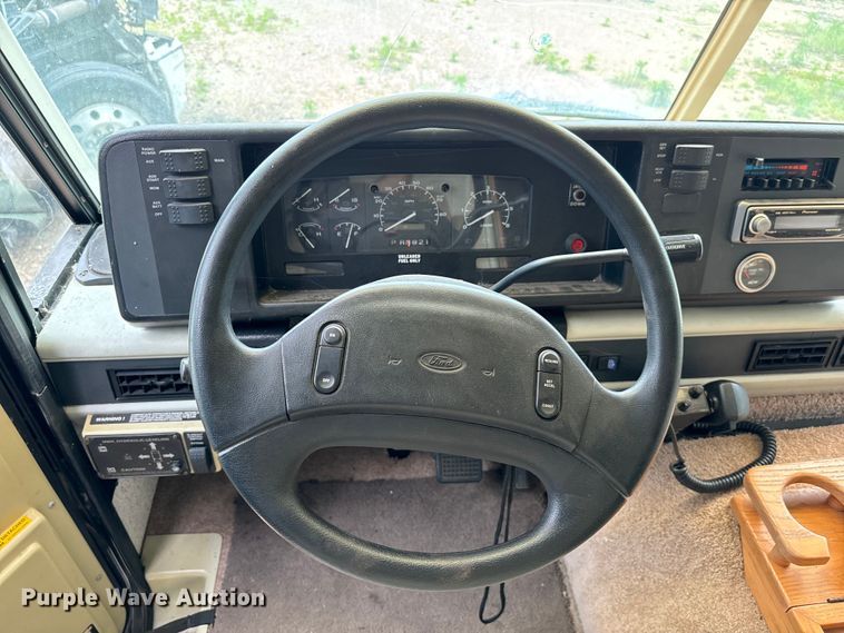 image for item EJ0562 1995 Winnebago IFG37RW RV