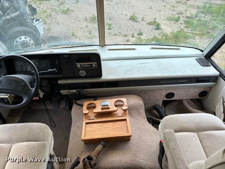 image for item EJ0562 1995 Winnebago IFG37RW RV