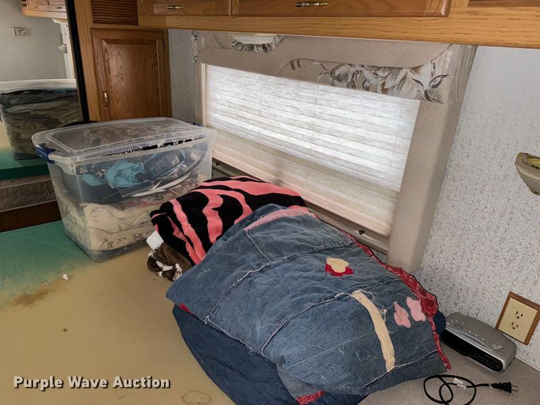 image for item EJ0562 1995 Winnebago IFG37RW RV