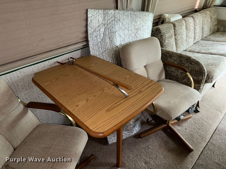 image for item EJ0562 1995 Winnebago IFG37RW RV