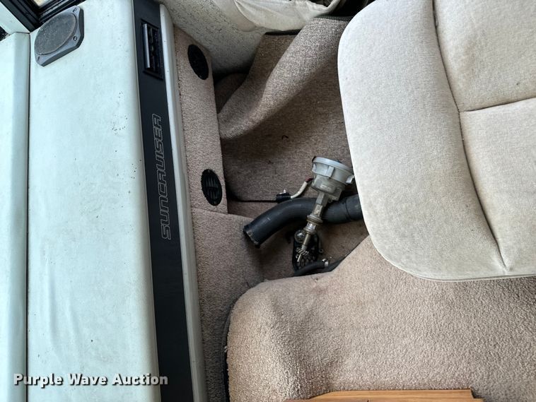 image for item EJ0562 1995 Winnebago IFG37RW RV