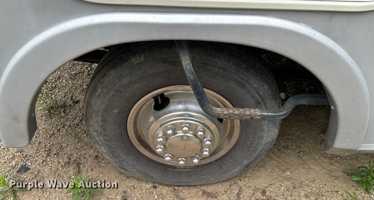 image for item EJ0562 1995 Winnebago IFG37RW RV