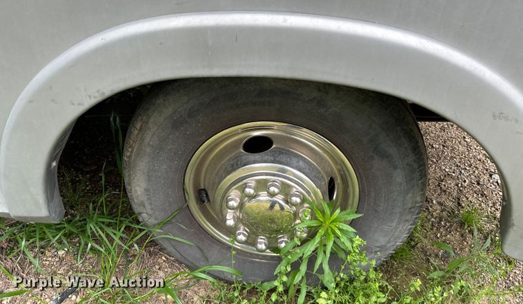 image for item EJ0562 1995 Winnebago IFG37RW RV