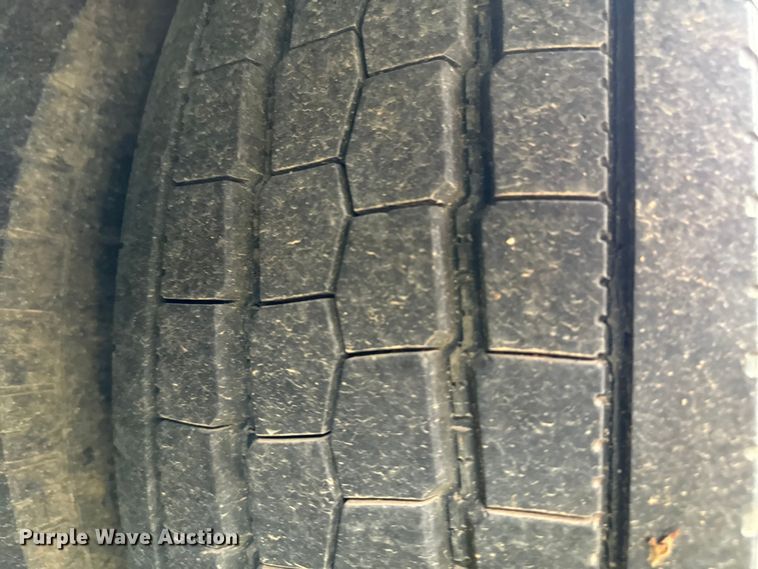 image for item EJ0562 1995 Winnebago IFG37RW RV