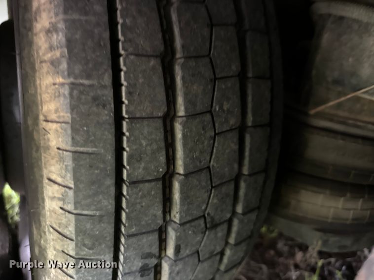 image for item EJ0562 1995 Winnebago IFG37RW RV