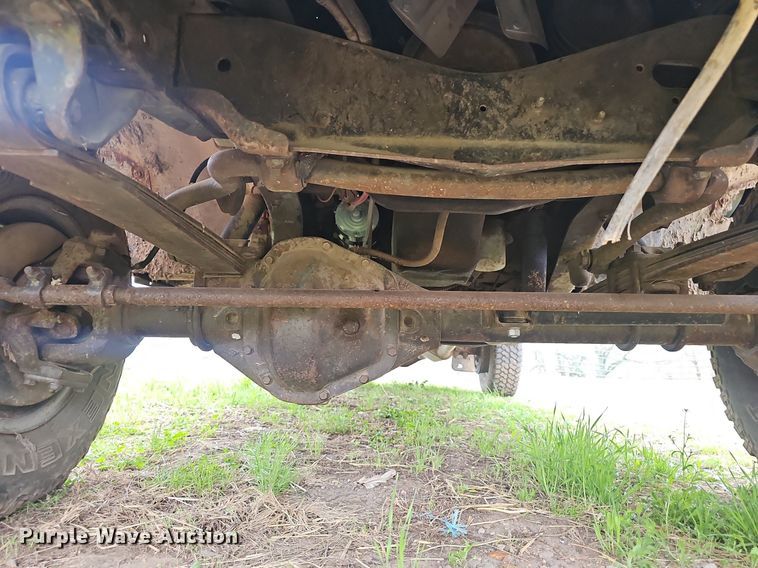 image for item EJ6226 1984 Chevrolet D30 bale bed pickup truck