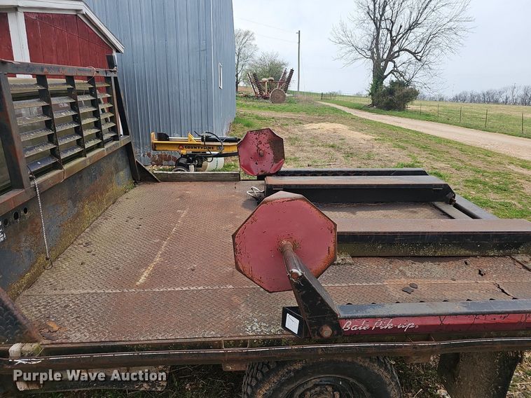 image for item EJ6226 1984 Chevrolet D30 bale bed pickup truck
