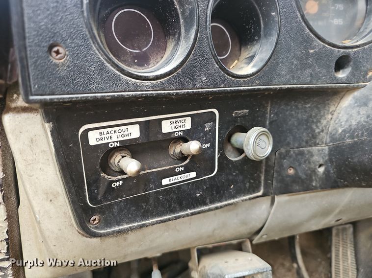 image for item EJ6226 1984 Chevrolet D30 bale bed pickup truck