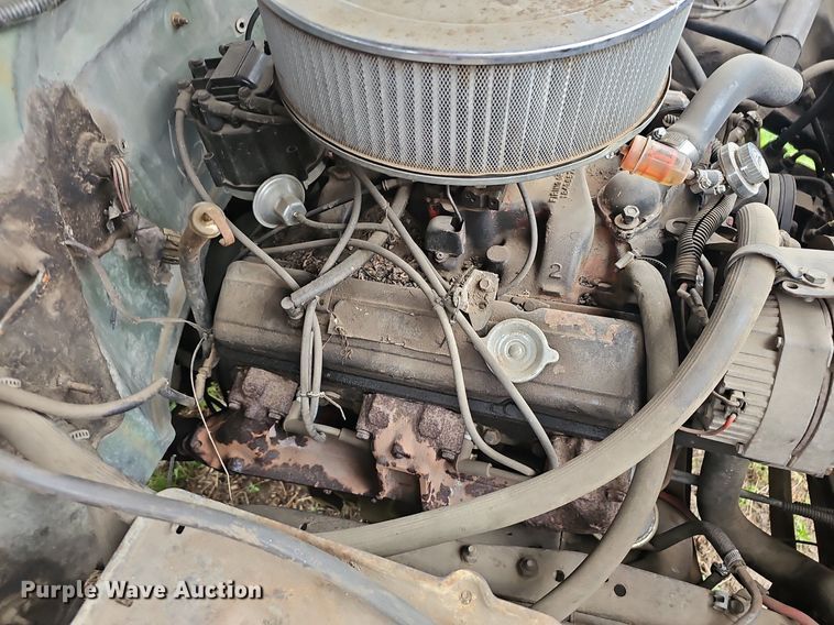image for item EJ6226 1984 Chevrolet D30 bale bed pickup truck