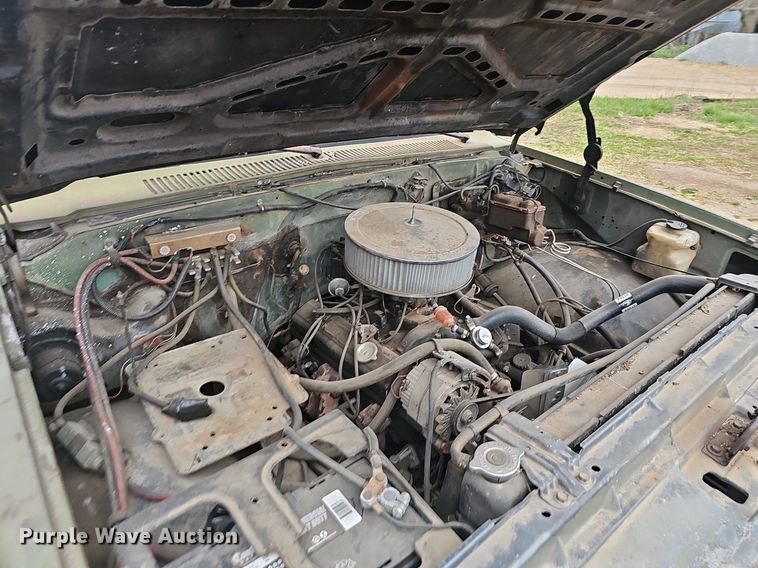 image for item EJ6226 1984 Chevrolet D30 bale bed pickup truck