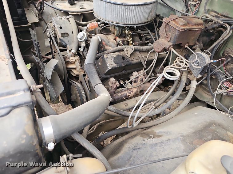 image for item EJ6226 1984 Chevrolet D30 bale bed pickup truck
