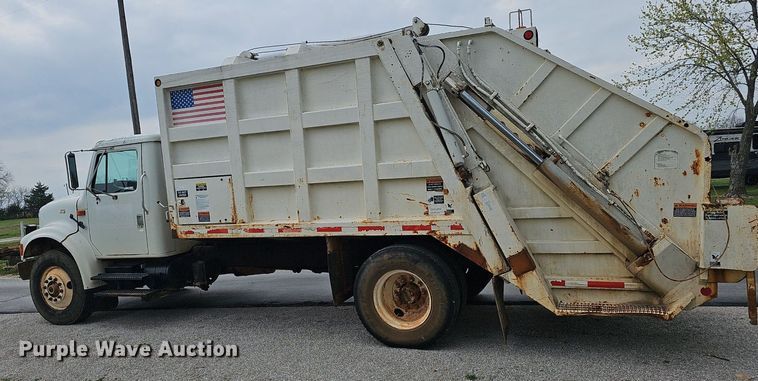 image for item EJ6227 1995 International 4900 refuse truck