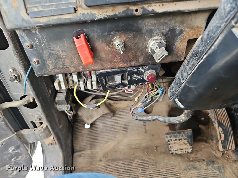 image for item EJ6227 1995 International 4900 refuse truck