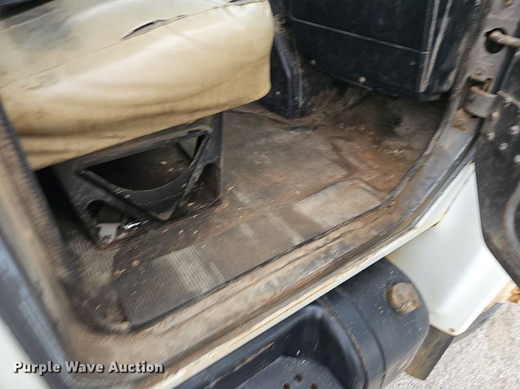 image for item EJ6227 1995 International 4900 refuse truck