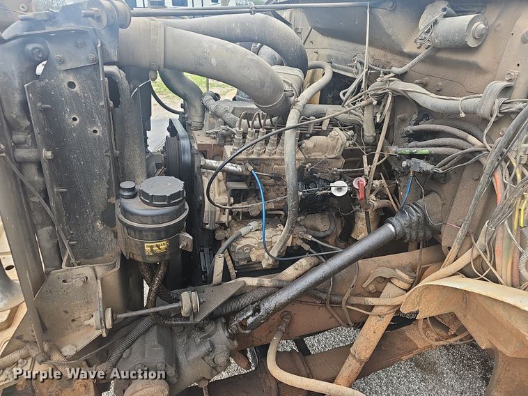 image for item EJ6227 1995 International 4900 refuse truck