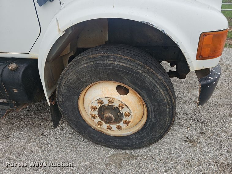 image for item EJ6227 1995 International 4900 refuse truck