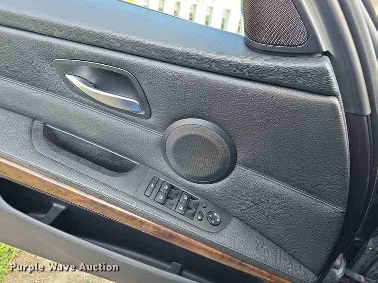 image for item EJ6302 2006 BMW  330xi 