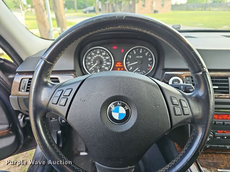 image for item EJ6302 2006 BMW  330xi 