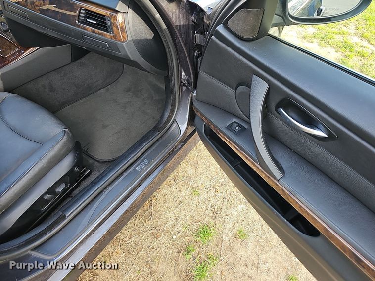 image for item EJ6302 2006 BMW  330xi 