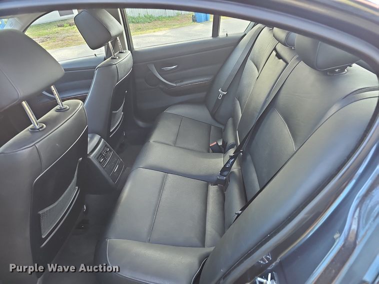 image for item EJ6302 2006 BMW  330xi 