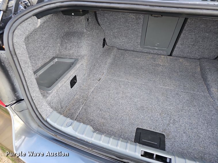 image for item EJ6302 2006 BMW  330xi 