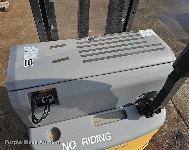 image for item EJ6303 2010 Atlet PSH160ST320 pallet jack 