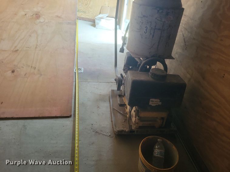 image for item EJ7853 2016 Continental Cargo enclosed cargo trailer