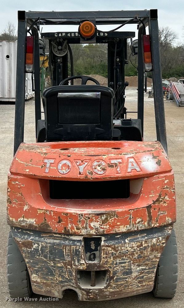 image for item EK4432 2005 Toyota  7FGU25 forklift