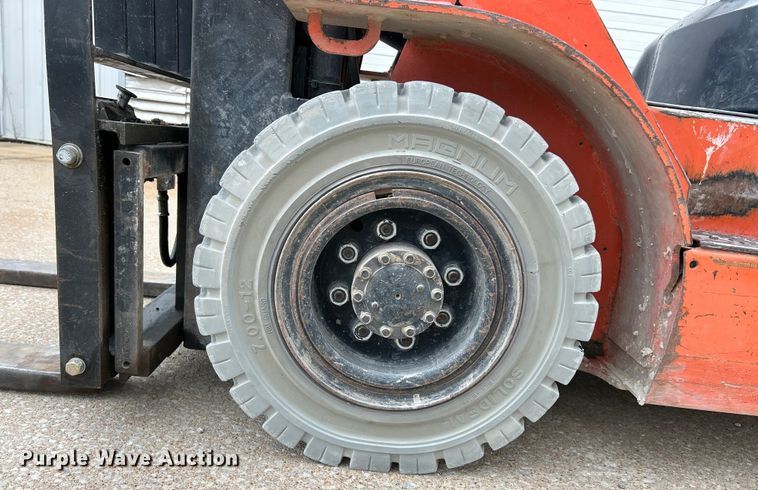 image for item EK4432 2005 Toyota  7FGU25 forklift