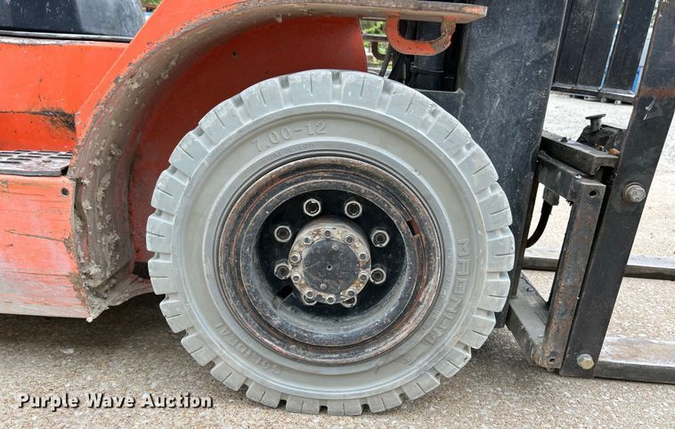 image for item EK4432 2005 Toyota  7FGU25 forklift