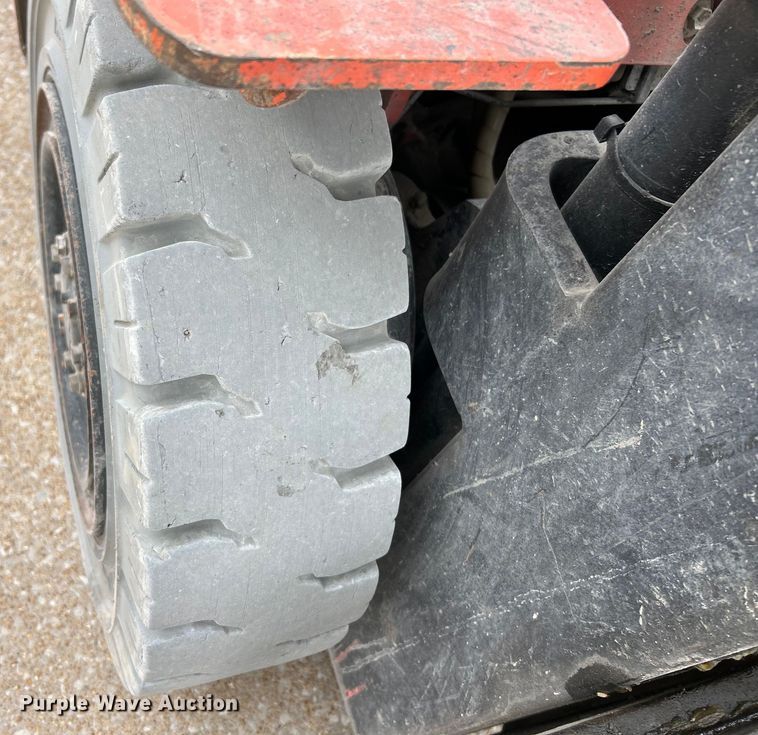 image for item EK4432 2005 Toyota  7FGU25 forklift